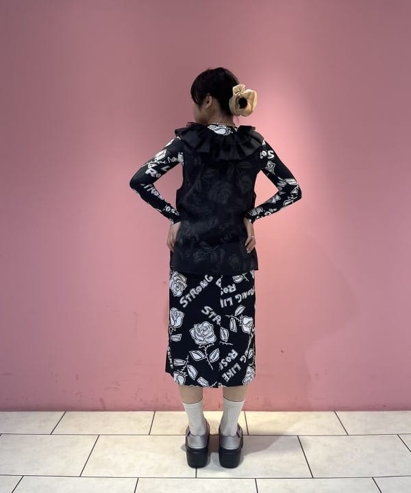 星野 真依さんの「BEAMS WOMEN｜Ray BEAMS / ラッフルカラー シアー ノースリーブ トップス」を使ったコーディネート