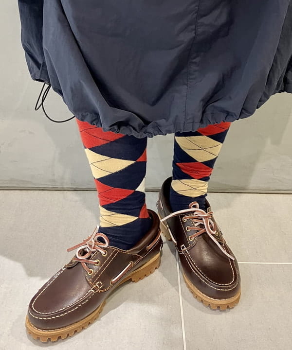 小原 もこさんの「BEAMS WOMEN｜Gramicci × BEAMS BOY / 別注 バルーン スカート」を使ったコーディネート