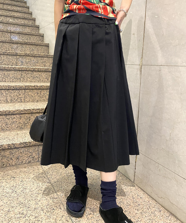 吉田 花さんの「BEAMS WOMEN｜ダブル ベルト プリーツ スカート」を使ったコーディネート