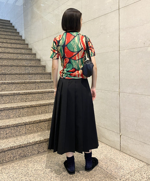 吉田 花さんの「BEAMS WOMEN｜ダブル ベルト プリーツ スカート」を使ったコーディネート