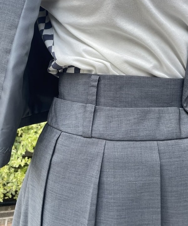 田中 里実さんの「BEAMS WOMEN｜GREGORY / 別注 VINTAGE DAY PACK NAVY」を使ったコーディネート