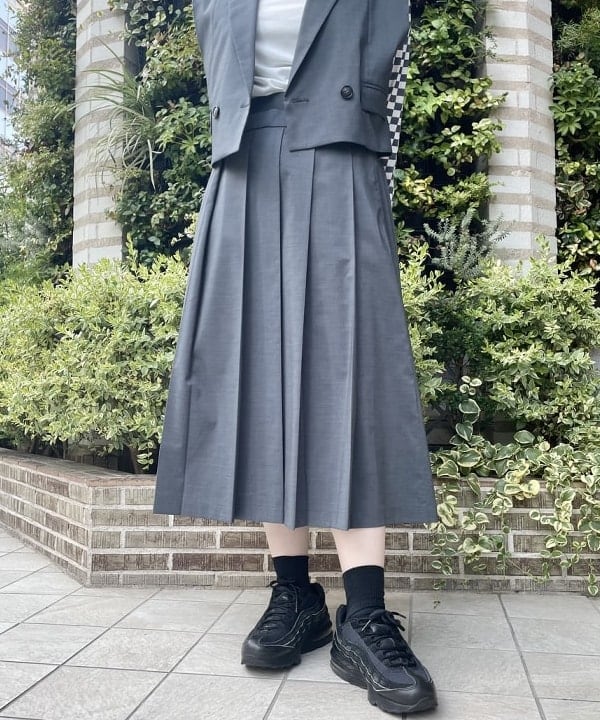 田中 里実さんの「BEAMS WOMEN｜GREGORY / 別注 VINTAGE DAY PACK NAVY」を使ったコーディネート