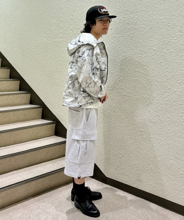 秋元 亮汰さんの「スウェット カーゴ ショートパンツ」を使ったコーディネート