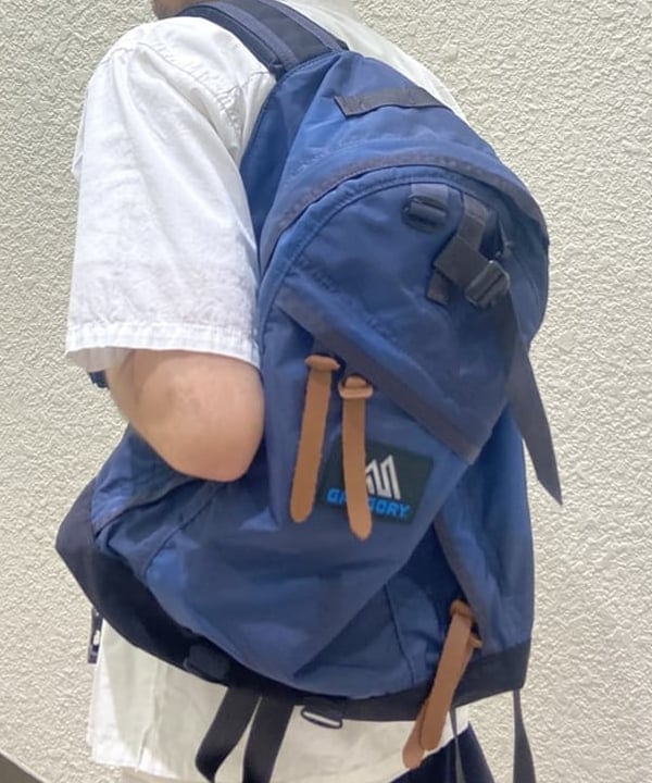 Lazzyさんの「GREGORY / 別注 VINTAGE DAY PACK NAVY」を使ったコーディネート