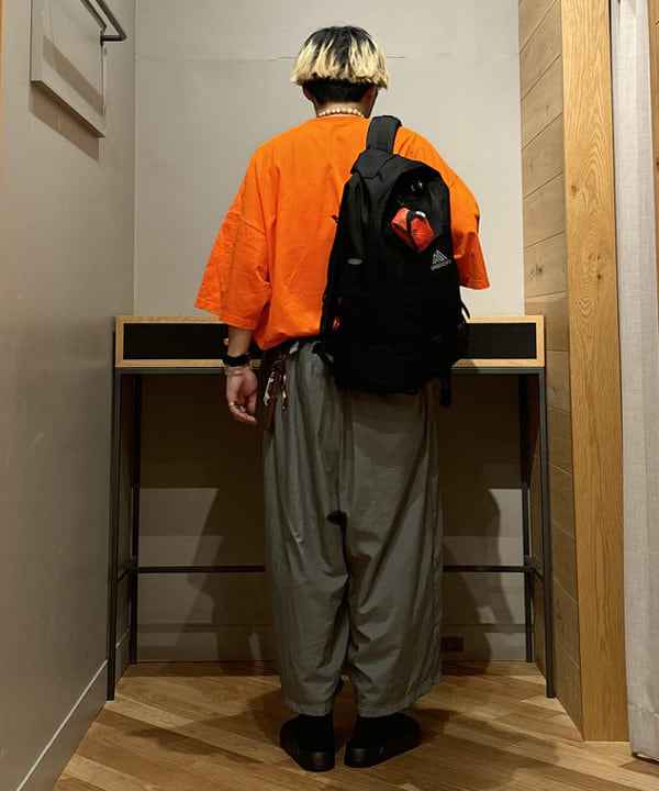 三宅 康平さんの「BEAMS WOMEN｜GRANITE GEAR / AIR GROCERY BAG エコバッグ」を使ったコーディネート