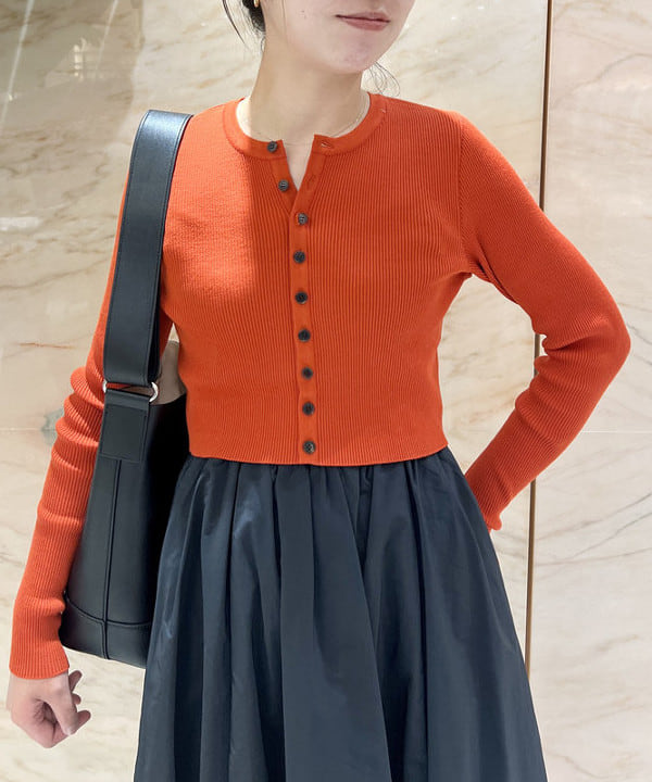 中丸　栞さんの「BEAMS WOMEN｜バルーン スカート」を使ったコーディネート