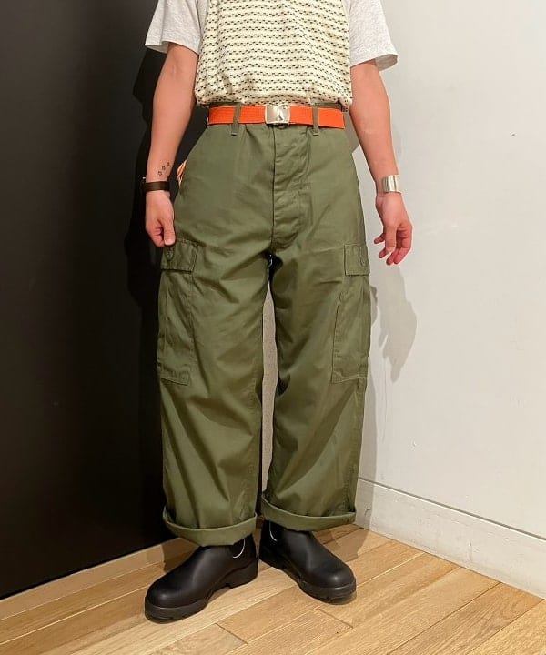 土田 達也さんの「BEAMS WOMEN｜【別注】BUZZ RICKSON'S / ポプリン アーミーパンツ」を使ったコーディネート