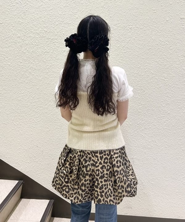 渡邊 舞さんの「RED CARD TOKYO / Leslie デニムパンツ」を使ったコーディネート