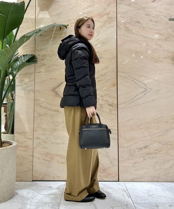 佐藤 美樹さんの「BEAMS WOMEN｜ポリエステル ウール ツイル ビスチェ」を使ったコーディネート