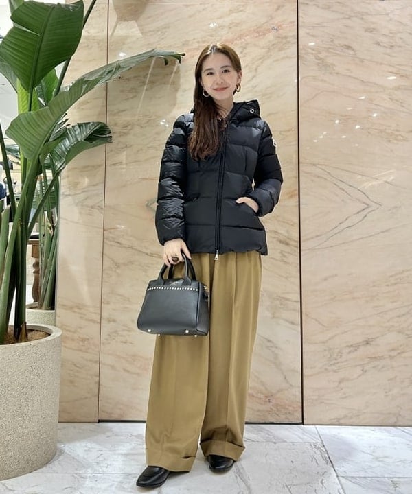 佐藤 美樹さんの「BEAMS WOMEN｜ポリエステル ウール ツイル ビスチェ」を使ったコーディネート