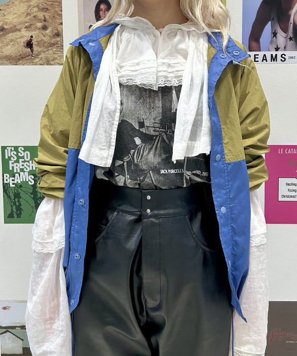 ナツハさんの「BEAMS WOMEN｜maturely / フェイクレザー フック イージーパンツ」を使ったコーディネート