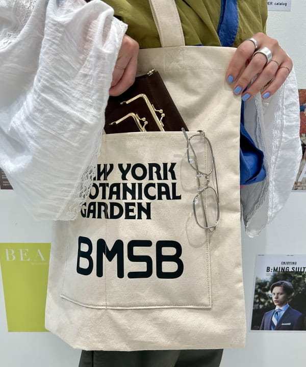 ナツハさんの「BEAMS WOMEN｜maturely / フェイクレザー フック イージーパンツ」を使ったコーディネート