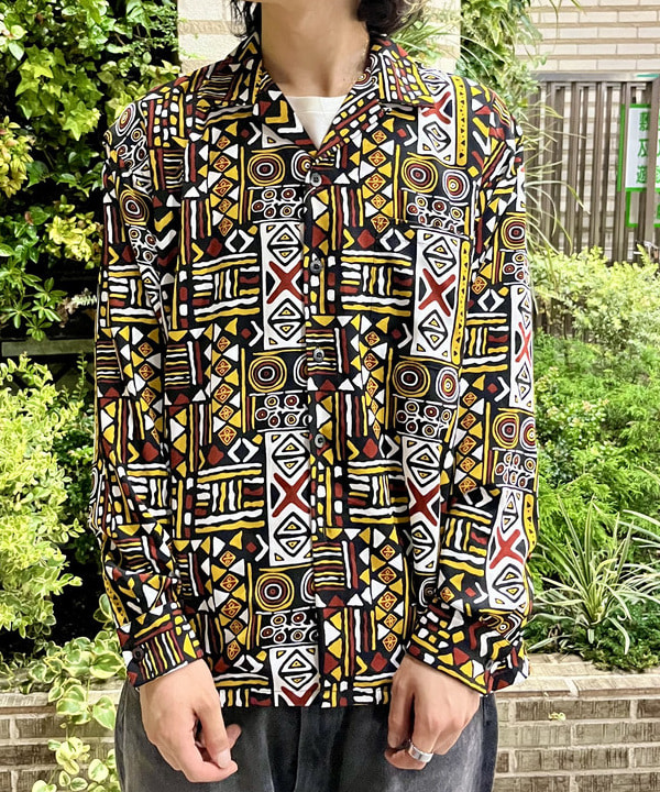 菊田 悠さんの「BEAMS WOMEN｜BEAMS / プリント オープンカラーシャツ」を使ったコーディネート