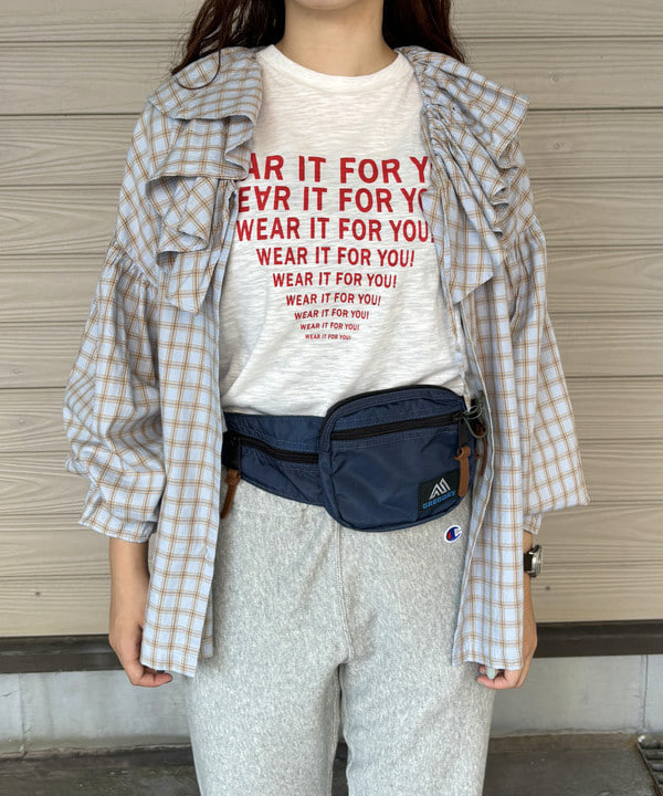 チナツさんの「BEAMS WOMEN｜ラインロゴ ショートスリーブ Tシャツ」を使ったコーディネート