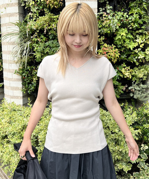 篠崎 香月さんの「BEAMS WOMEN｜バルーン スカート」を使ったコーディネート