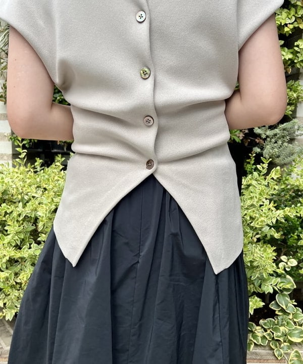 篠崎 香月さんの「BEAMS WOMEN｜バルーン スカート」を使ったコーディネート