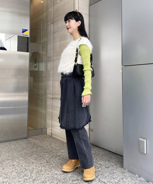 マツド ユメカさんの「BEAMS WOMEN｜シャーリング ジップ カーディガン」を使ったコーディネート
