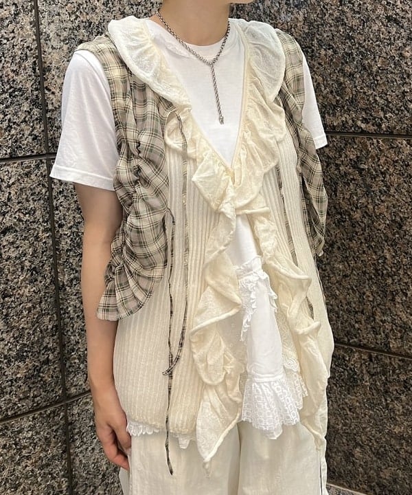 あさひさんの「BEAMS WOMEN｜シアー リブ ラッフル ノースリーブ トップス」を使ったコーディネート