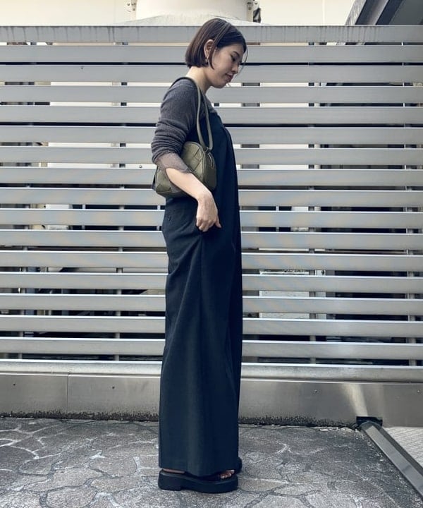 岡 妃呂美さんの「BEAMS WOMEN｜シアサッカー オールインワン」を使ったコーディネート