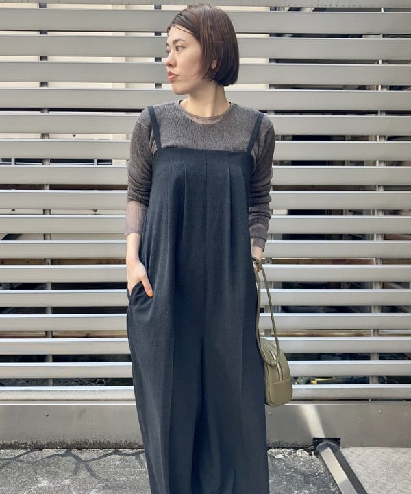 岡 妃呂美さんの「BEAMS WOMEN｜シアサッカー オールインワン」を使ったコーディネート