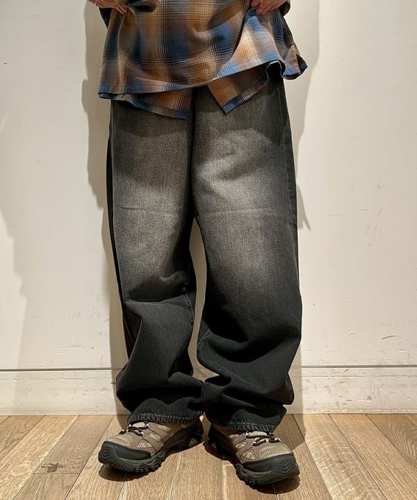 関澤 佑樹さんの「BEAMS WOMEN｜BEAMS / ワイドフィット デニムパンツ」を使ったコーディネート