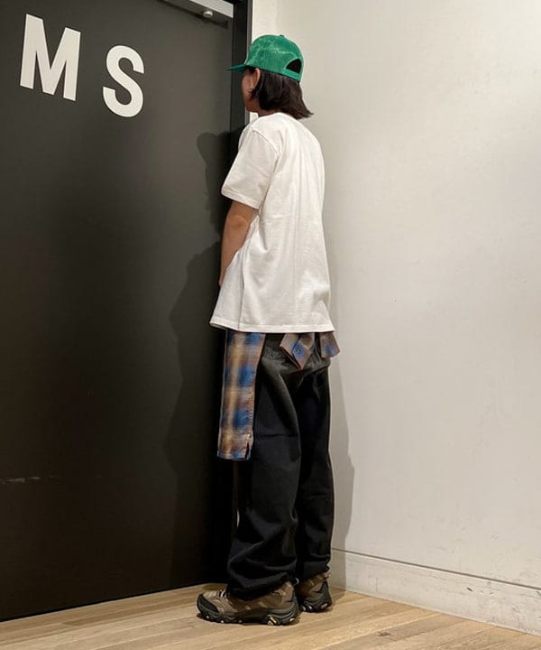 関澤 佑樹さんの「BEAMS WOMEN｜BEAMS / ワイドフィット デニムパンツ」を使ったコーディネート
