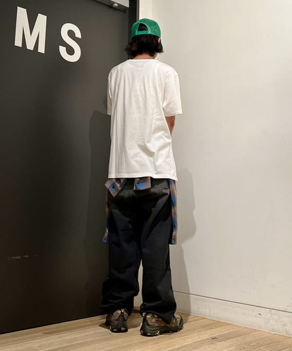 関澤 佑樹さんの「BEAMS WOMEN｜BEAMS / ワイドフィット デニムパンツ」を使ったコーディネート