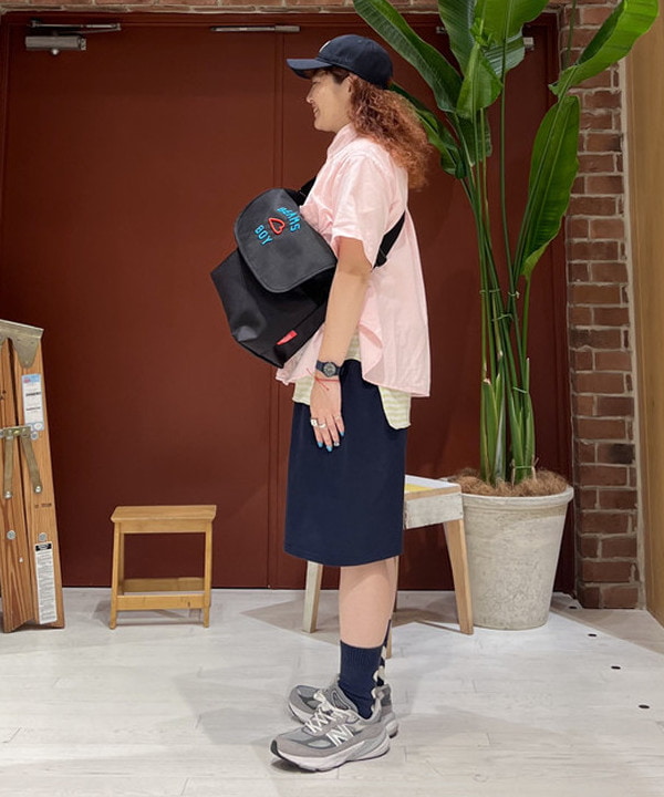 エノモト アミさんの「BEAMS WOMEN｜ビッグ ボタンダウン ショートスリーブ シャツ」を使ったコーディネート