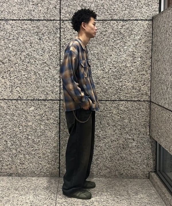宮越 拓斗さんの「BEAMS WOMEN｜BEAMS｜Wide Denim Pants｜5ポケット ヴィンテージディテール｜スピンドル仕様 ベルトレス」を使ったコーディネート