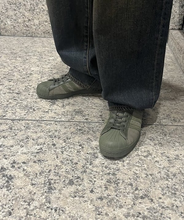 宮越 拓斗さんの「BEAMS WOMEN｜BEAMS｜Wide Denim Pants｜5ポケット ヴィンテージディテール｜スピンドル仕様 ベルトレス」を使ったコーディネート