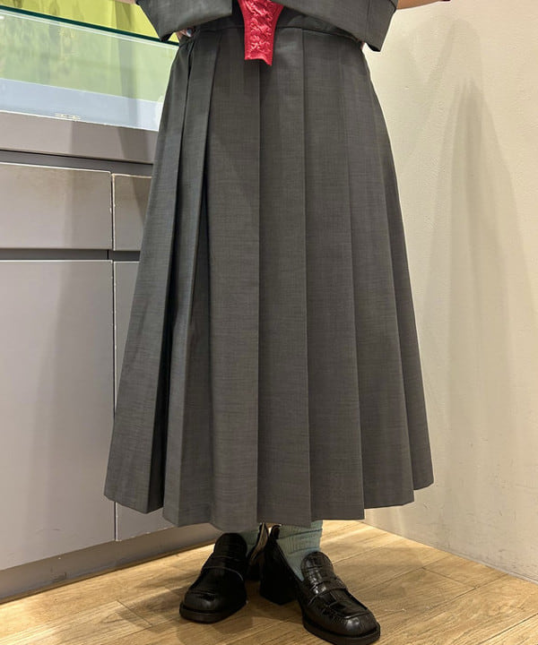 オカベ　アヤカさんの「BEAMS WOMEN｜ダブル ベルト プリーツ スカート」を使ったコーディネート