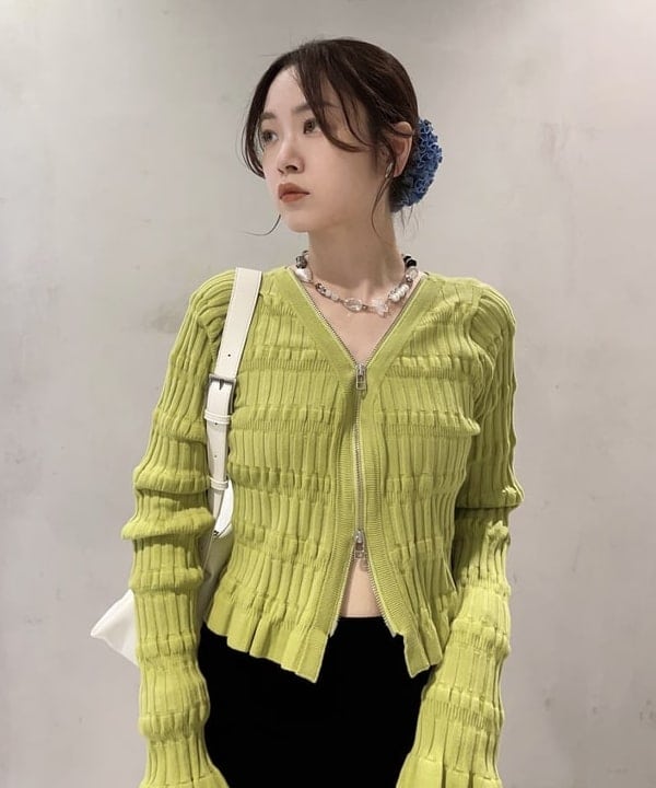 カタヤマ アヤさんの「BEAMS WOMEN｜カット コーデュロイ バイカー ショーツ」を使ったコーディネート