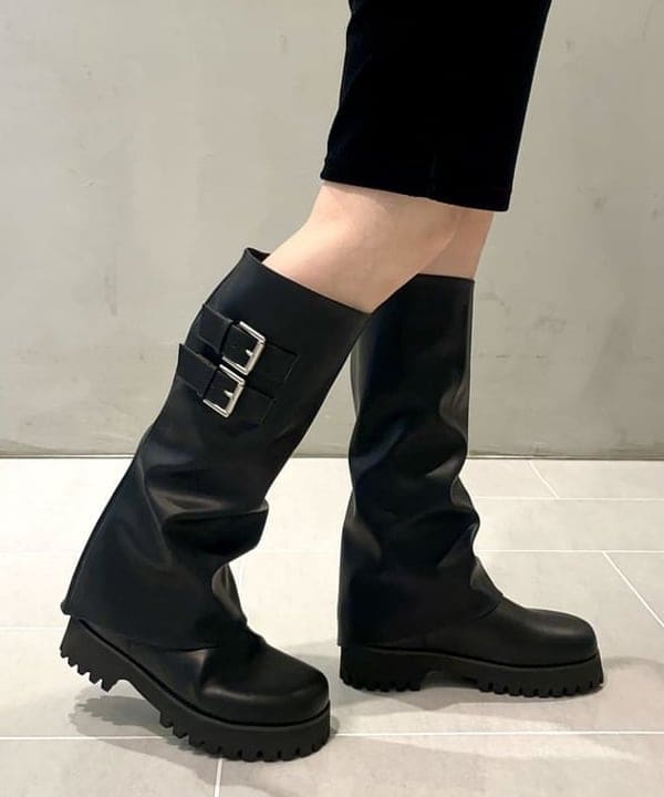 カタヤマ アヤさんの「BEAMS WOMEN｜カット コーデュロイ バイカー ショーツ」を使ったコーディネート