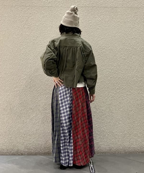 小原 もこさんの「BEAMS WOMEN｜maturely / ビーズ エンブロイダリー バック オープン カーディガン」を使ったコーディネート