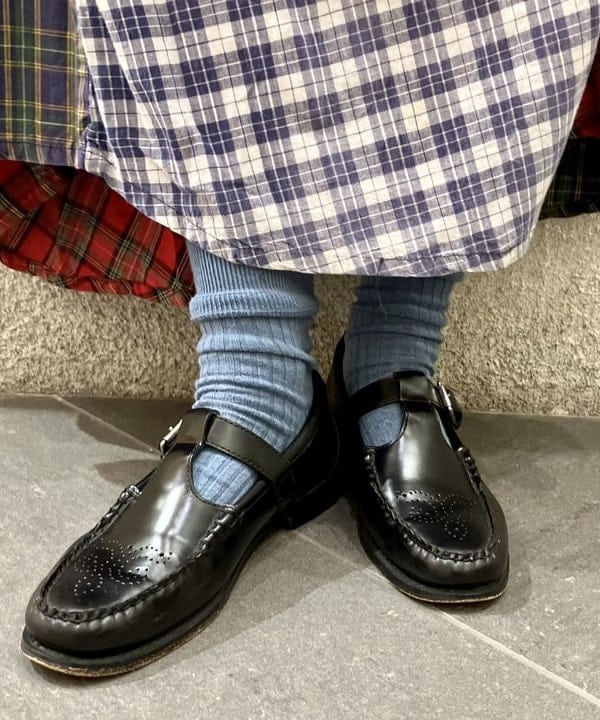 小原 もこさんの「BEAMS WOMEN｜maturely / ビーズ エンブロイダリー バック オープン カーディガン」を使ったコーディネート