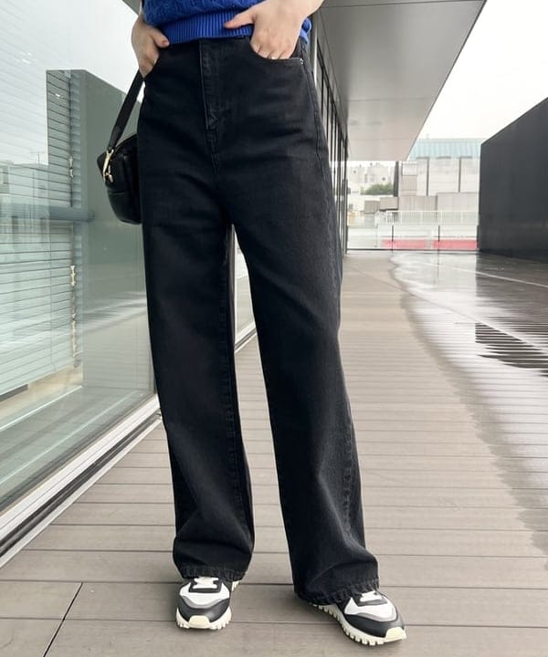 隈元 楓さんの「BEAMS WOMEN｜BAUM UND PFERDGARTEN / CAPONI フラワー ニット」を使ったコーディネート