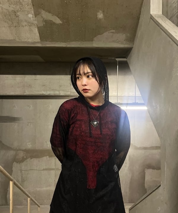 星野 真依さんの「BEAMS WOMEN｜ダブル ベルト プリーツ スカート」を使ったコーディネート