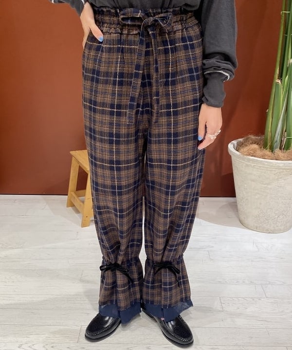 優意さんの「BEAMS WOMEN｜Olfeo × maturely / 別注 フリル ロングスリーブ カットソー」を使ったコーディネート