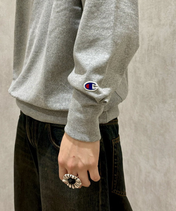 配島 孝明さんの「BEAMS WOMEN｜BEAMS / ワイドフィット デニムパンツ」を使ったコーディネート