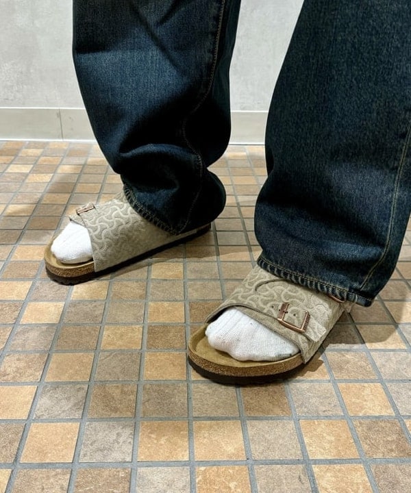 配島 孝明さんの「BEAMS WOMEN｜BEAMS / ワイドフィット デニムパンツ」を使ったコーディネート