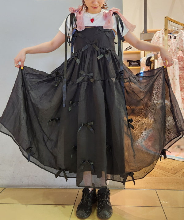saori KATOさんの「BEAMS WOMEN｜【別注】sister jane / Bow Ruffle Onepiece」を使ったコーディネート