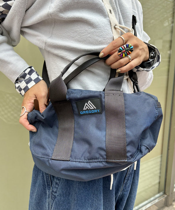 矢野(青木)優香さんの「Gramicci × BEAMS BOY / 別注 ワイド デニム パンツ」を使ったコーディネート