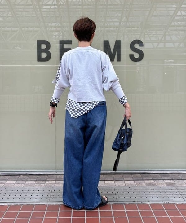 矢野(青木)優香さんの「Gramicci × BEAMS BOY / 別注 ワイド デニム パンツ」を使ったコーディネート