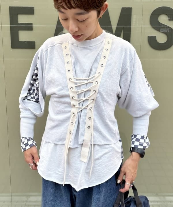 矢野(青木)優香さんの「Gramicci × BEAMS BOY / 別注 ワイド デニム パンツ」を使ったコーディネート