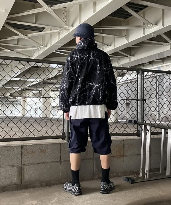 ホサカさんの「BEAMS WOMEN｜撥水 総柄プリント ジップアップ フーディ」を使ったコーディネート