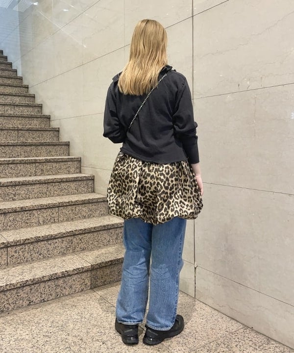 田中 里実さんの「BEAMS WOMEN｜Olfeo × maturely / 別注 フリル ロングスリーブ カットソー」を使ったコーディネート