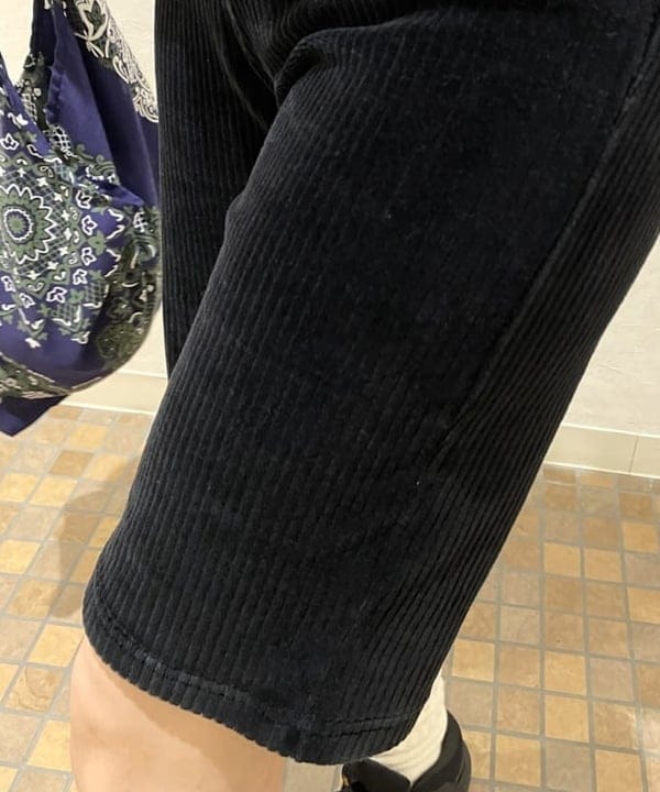 吉田 花さんの「BEAMS WOMEN｜カット コーデュロイ バイカー ショーツ」を使ったコーディネート