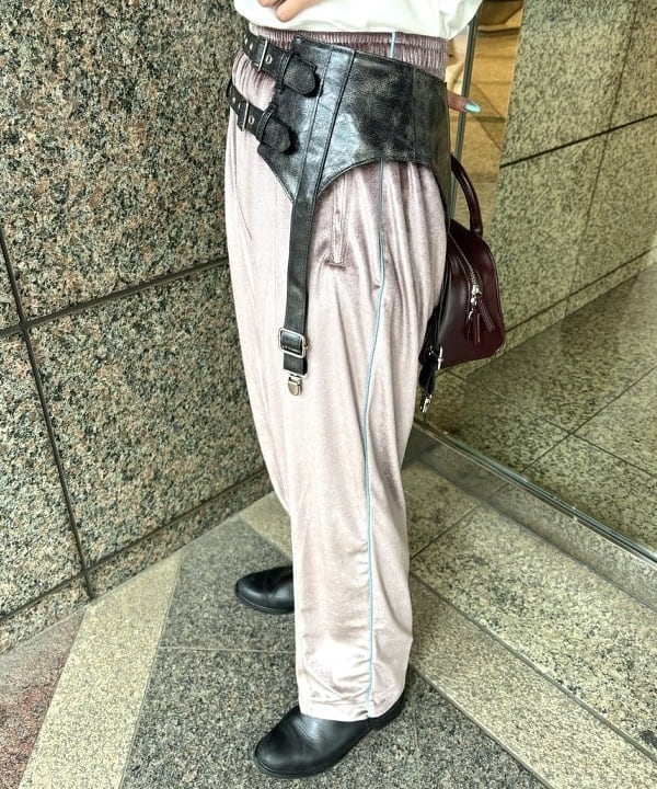 あすかさんの「BEAMS WOMEN｜スクエア ボストンバッグ」を使ったコーディネート