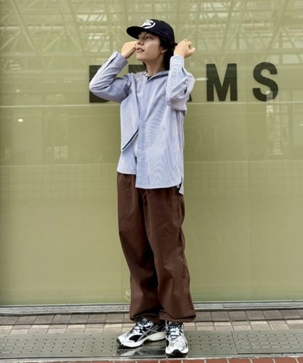 秋元 亮汰さんの「ベーシック ツイル イージーパンツ」を使ったコーディネート