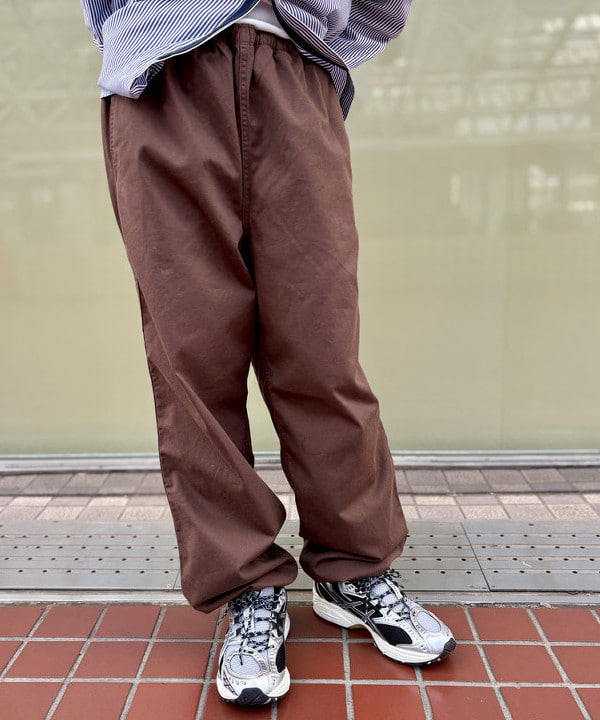 秋元 亮汰さんの「ベーシック ツイル イージーパンツ」を使ったコーディネート